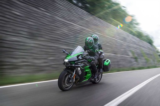 2022 NINJA H2 SX SE