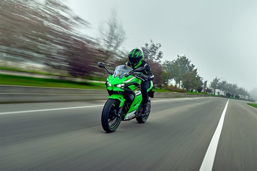 2025 NINJA 500 SE