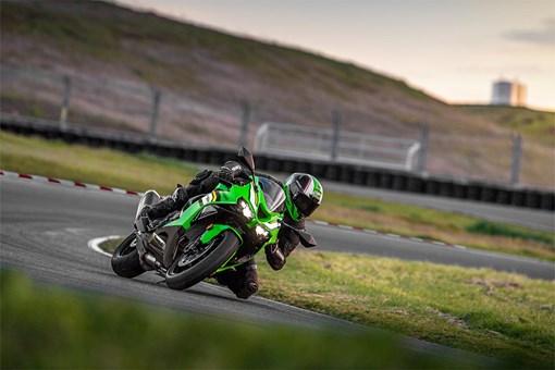 2025 NINJA ZX-6R